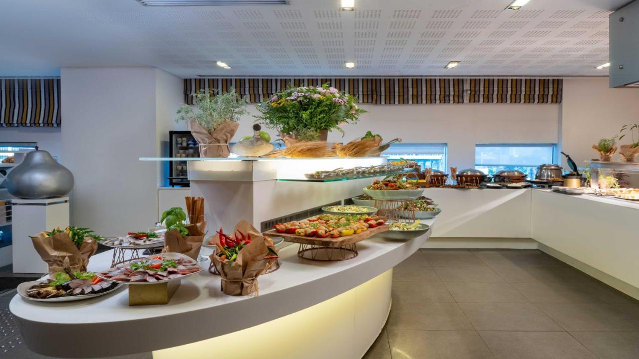 Crowne Plaza Center By Ihg