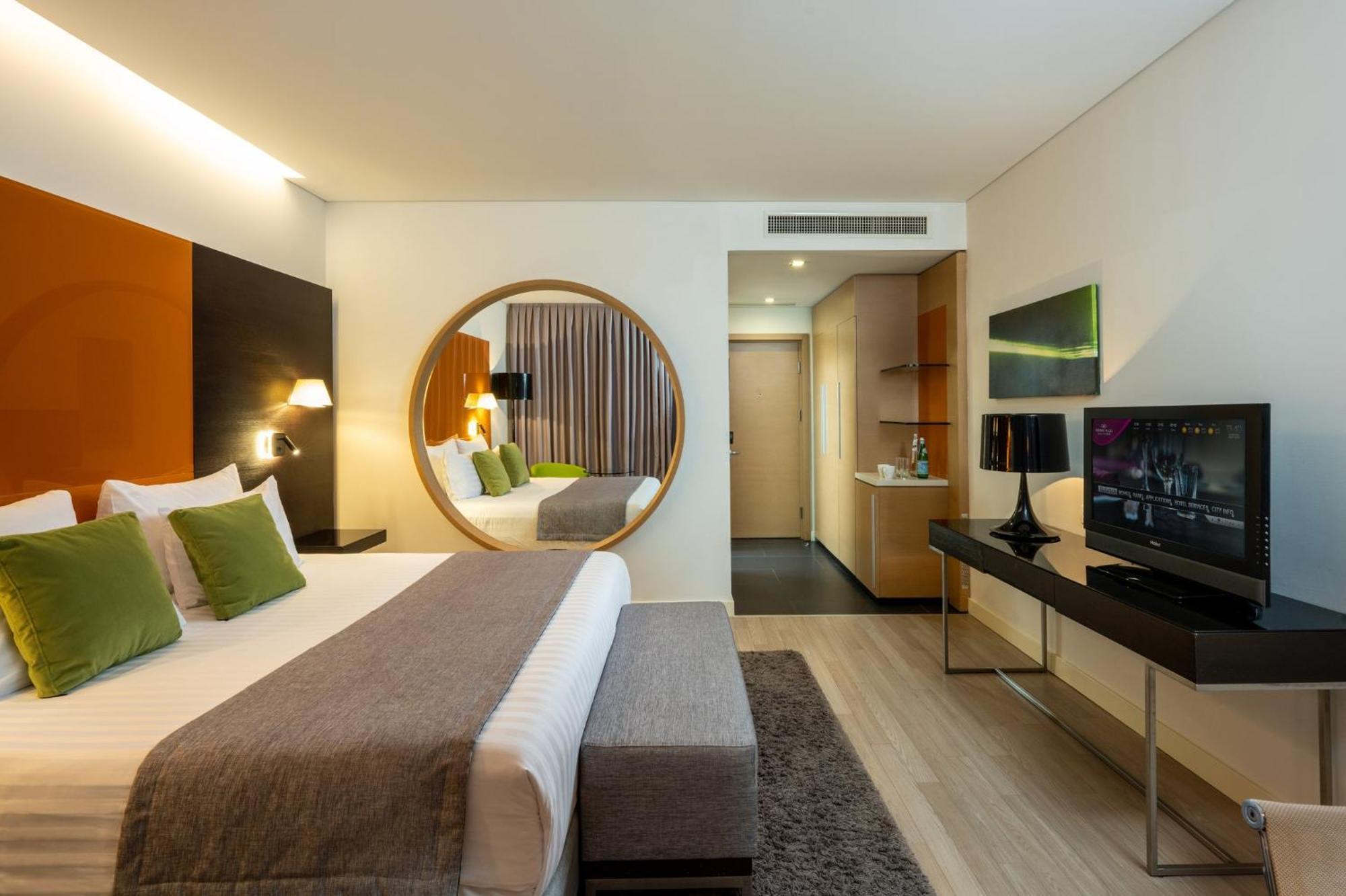 Crowne Plaza Center By Ihg Hotel