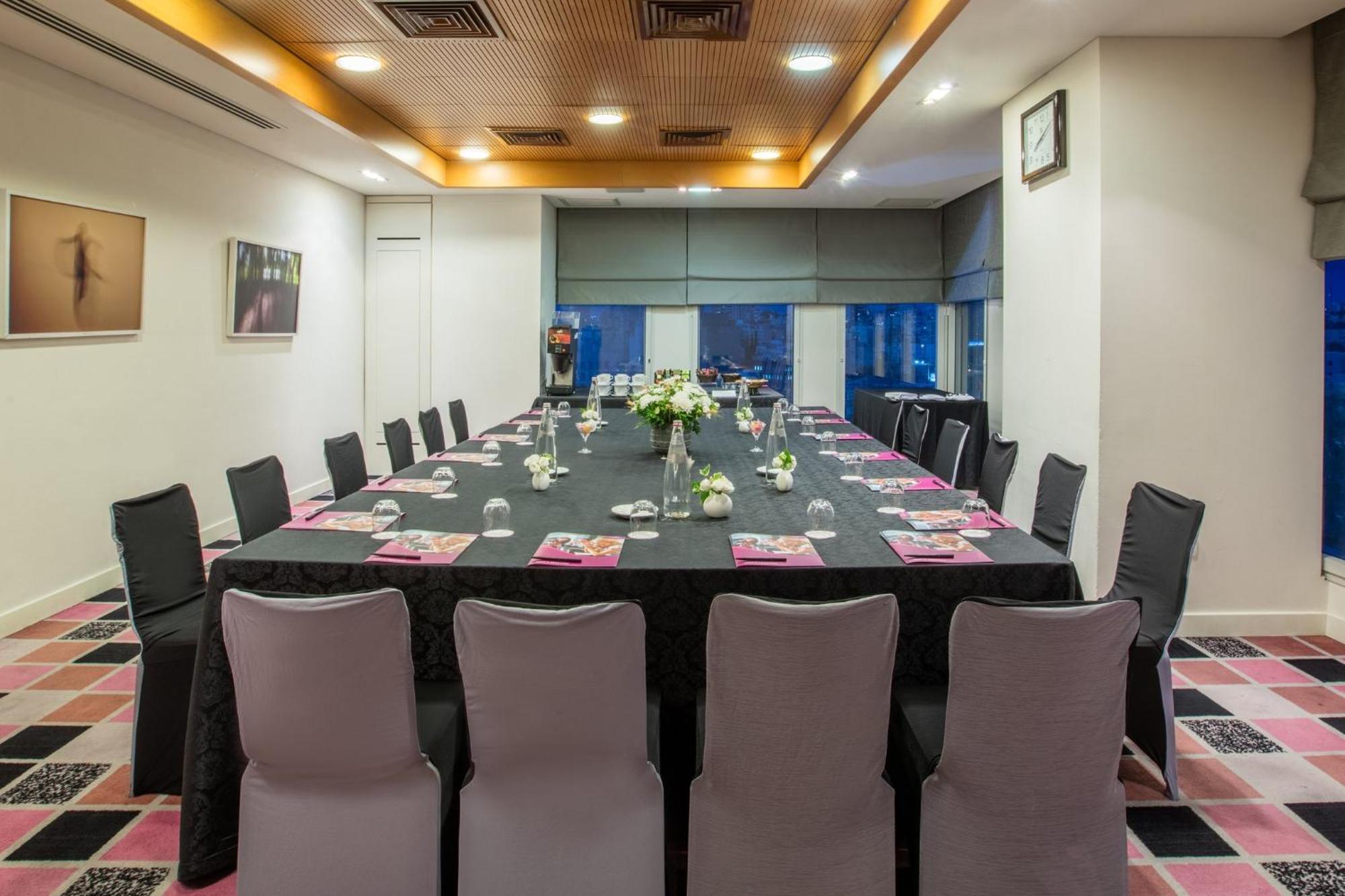 Crowne Plaza Center By Ihg Hotel